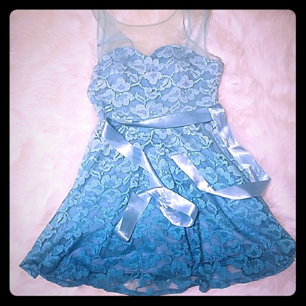 Blue short dress